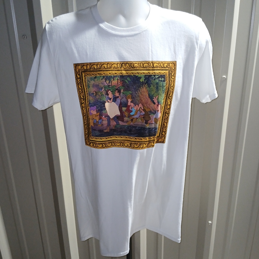 New without Tags DISNEY'S PRINCESS SNOW WHITE T shirt size Medium
